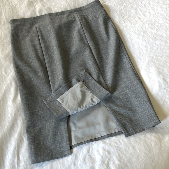 Le Chateau Women’s Size 3/4 Pencil/Midi Skirt - Picture 4 of 5